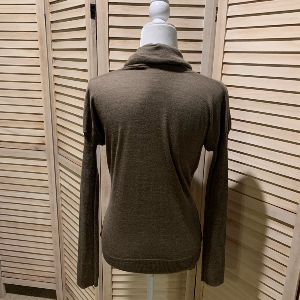 Sweater - Picture 2 of 4